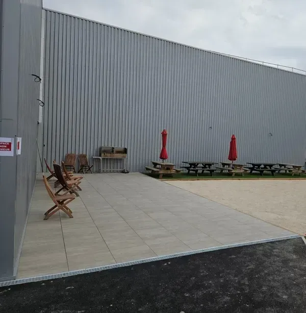 dalles_ceramique_sur_plot-locaux-eiffage